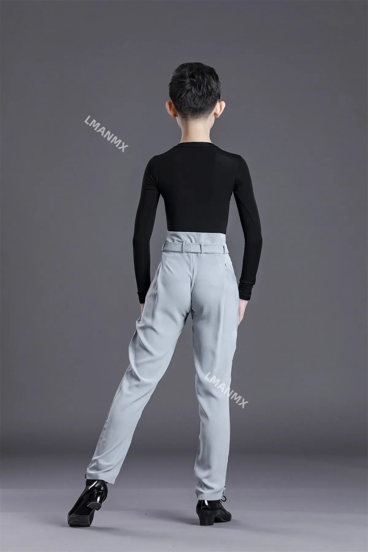 

Новое поступление, серые штаны для латинских танцев для мальчиков, штаны для бальных танцев для мальчиков, детские штаны на шнуровке на талии, штаны для ча-ча/румбы/самбы