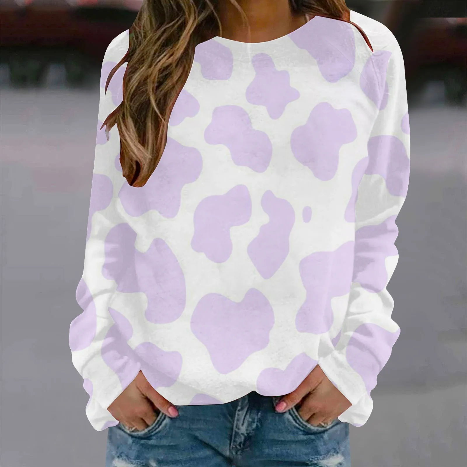 2024 European and American Christmas hoodie women\'s colorful cow pattern 3D printed round neck long sleeved T-shirt