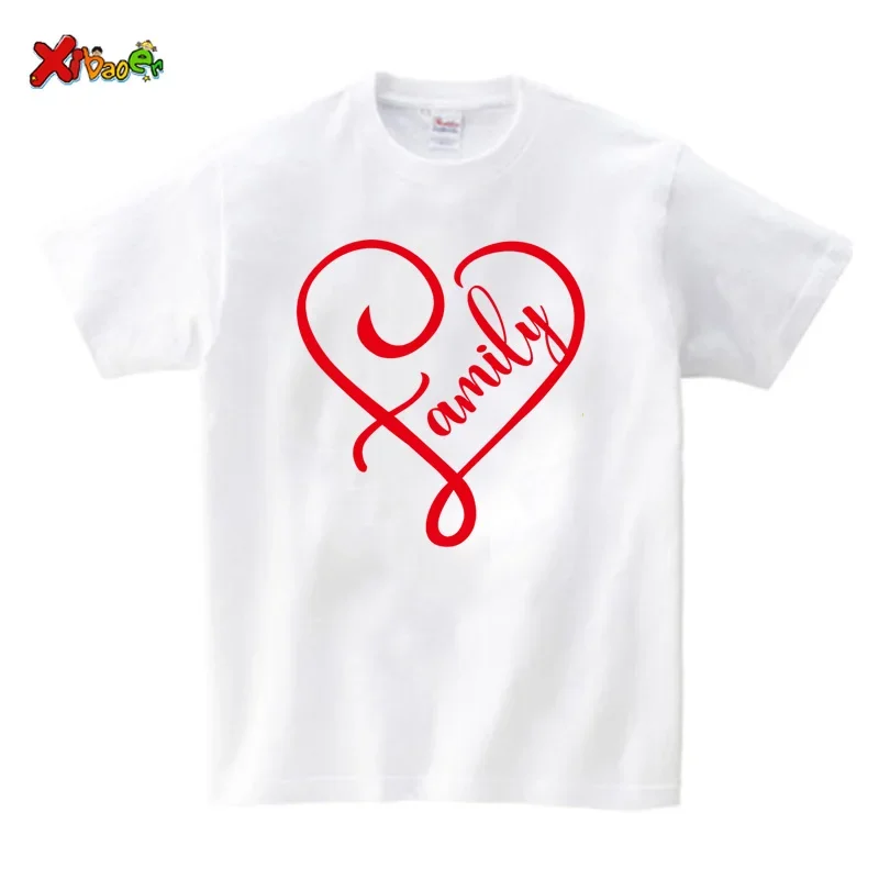 Tenue de famille assortie 2025, vêtements assortis pour la famille, Look de vacances, t-shirts pour père, mère et enfants, tenues de fête, cœur de famille, amour Cool