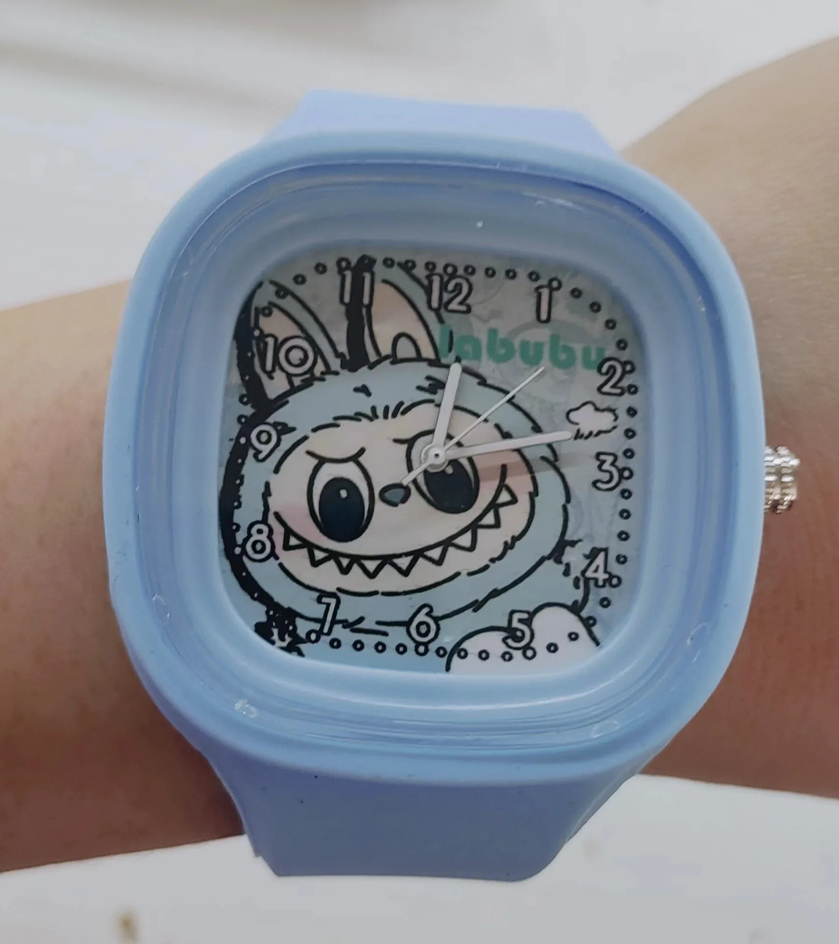 Montre de dessin animé monstre pour femme, montre en silicone, dessin animé mignon pour étudiant, cadeau de Noël et d'anniversaire, jour de Léon, nouveau, 2024