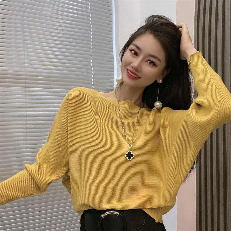 Long sleeved knitted sweater for women loose slimming in autumn and winter bat sleeve pullover western-style sweater base shirt