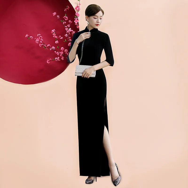 

A long elegant Chinese-style cheongsam dress for the fashion show performance