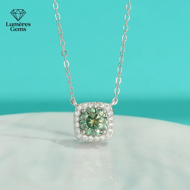 LumièRe Gems A 3-Carat Square Morganite Necklace In Green Color, Made Of Platinum 950, With A Luxurious And Simple Design.