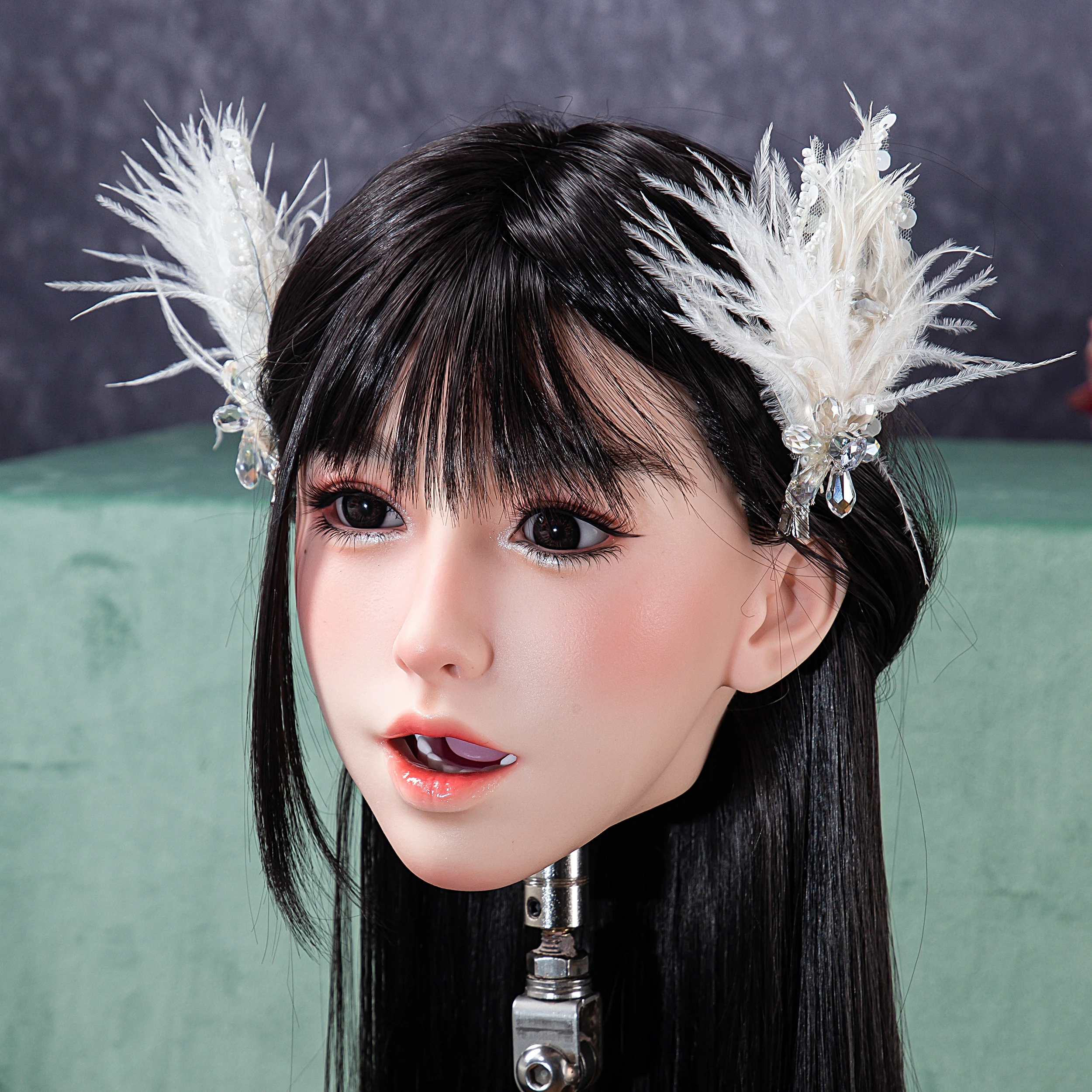 

Silicone head that can open the mouth, hair and eyebrow transplantation, exquisite makeup, suitable for bodies over 125cm
