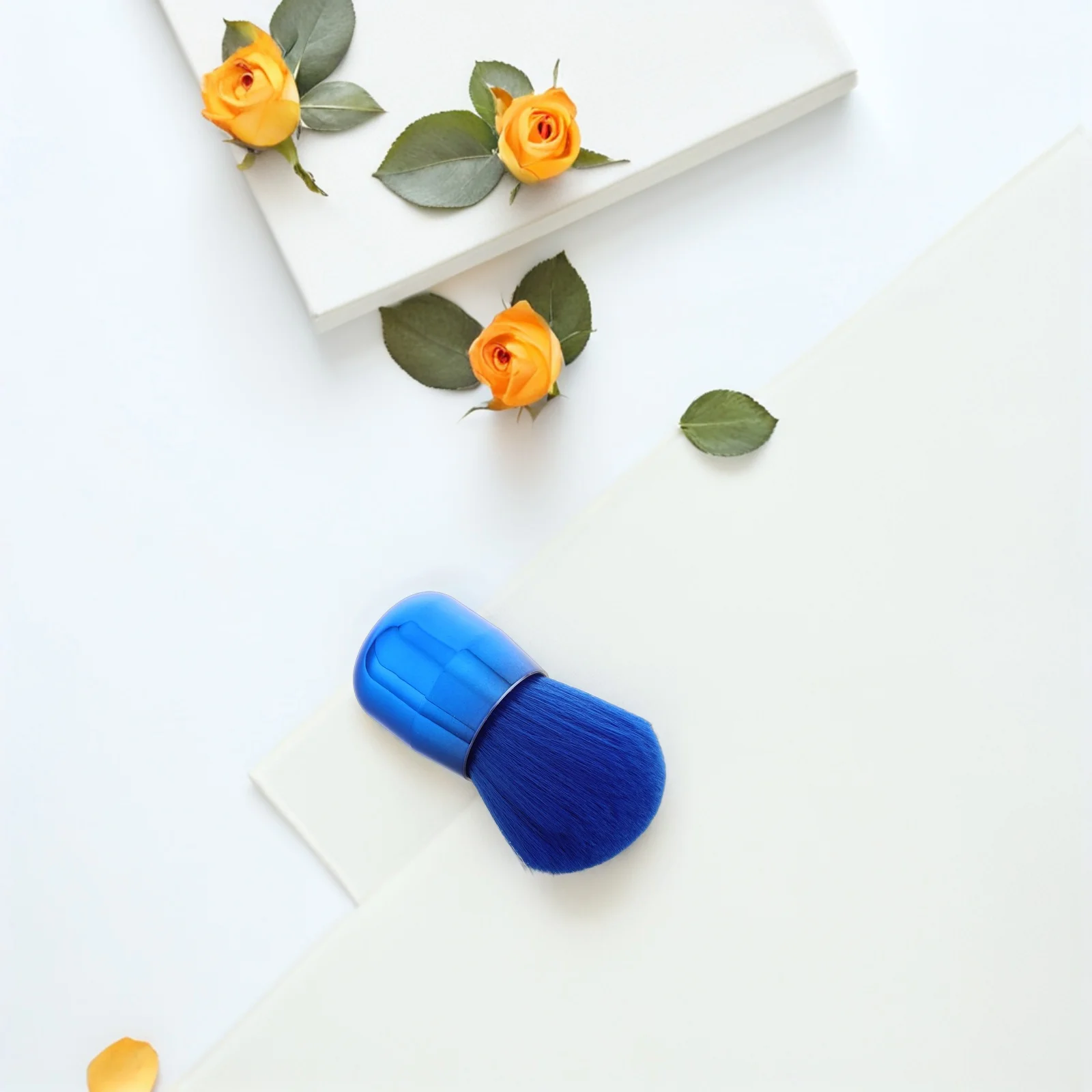 2本のメイクブラシ プロフェッショナルフェイスブラシセット パウダーとブラッシュ用 マッシュルームヘッド ソフトで密な毛 コンパクトで旅行に便利