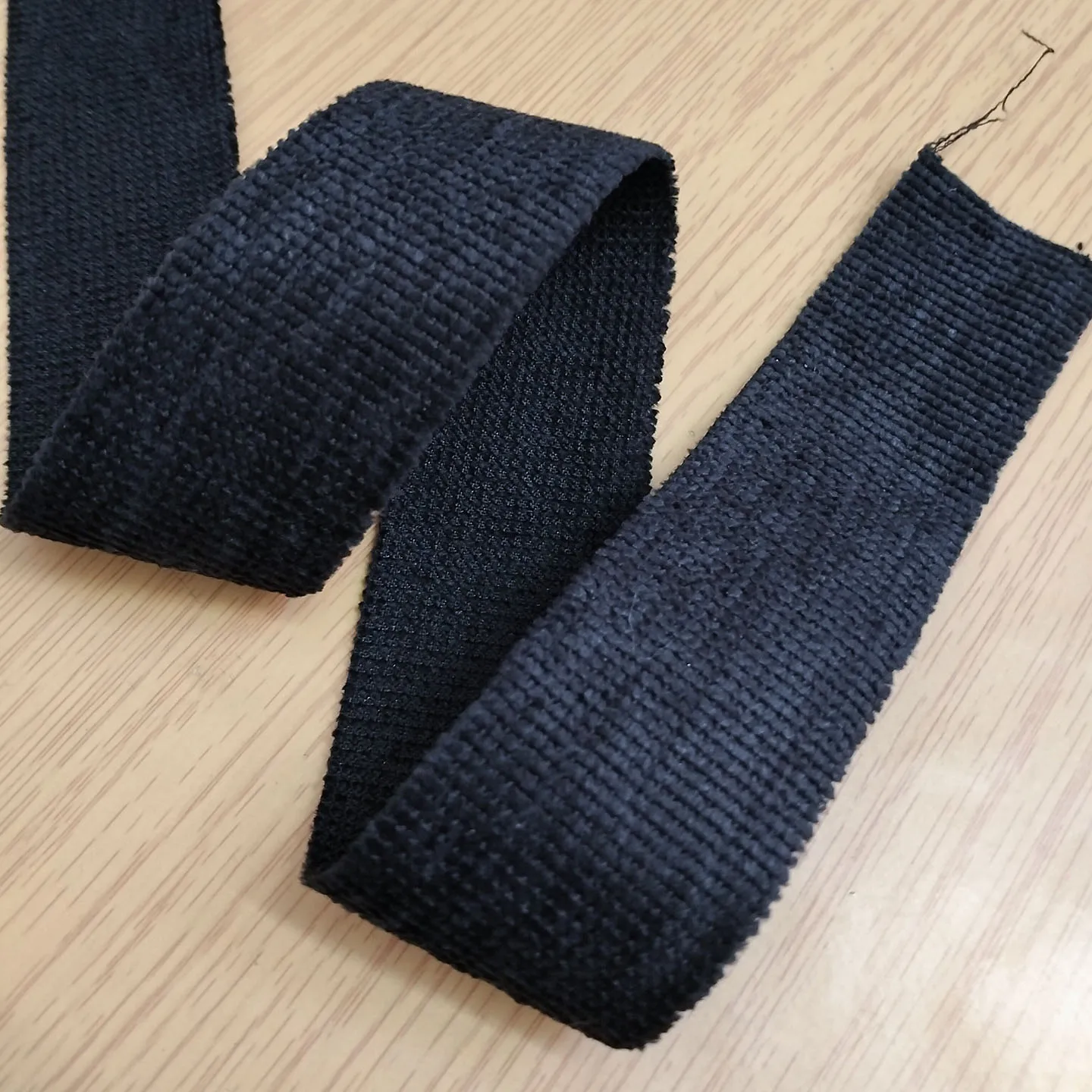 Großhandel 4cm Dickes Polyester-Gurtband für Taschen, Gürtel & DIY-Näharbeiten - Strapazierfähiges Gewebtes Band in Schwarz, Senfgelb & Armeegrün – Detail 4