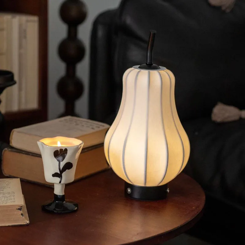 Pear desk lamp bedroom bedside Sydney silk retro charging living room wabi sandy wind B & B art atmosphere lamp