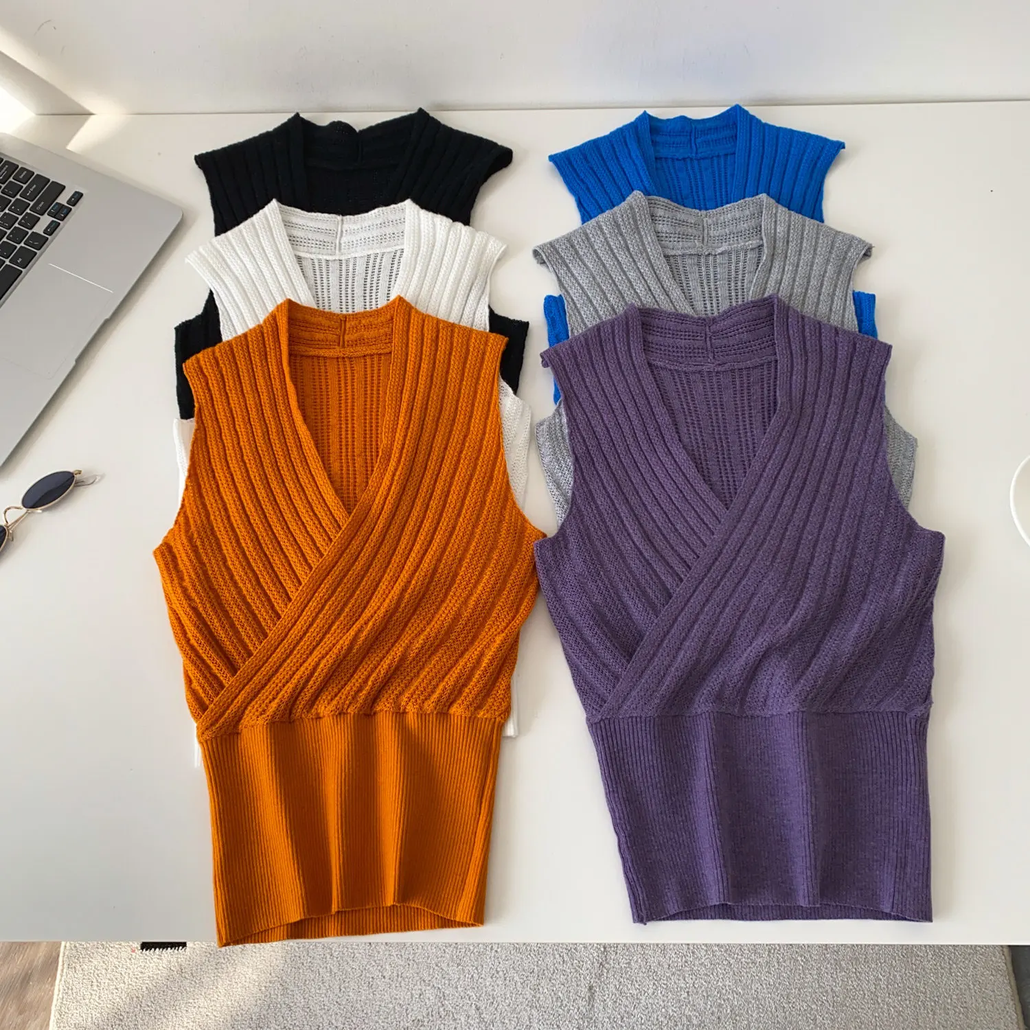 

Tanks Tops Women Top V Neck Sleeveless Knit Sexy Tassel Sequins Y2k Streetwear High Waist Elegant Work Slim Fit 2026 Spring