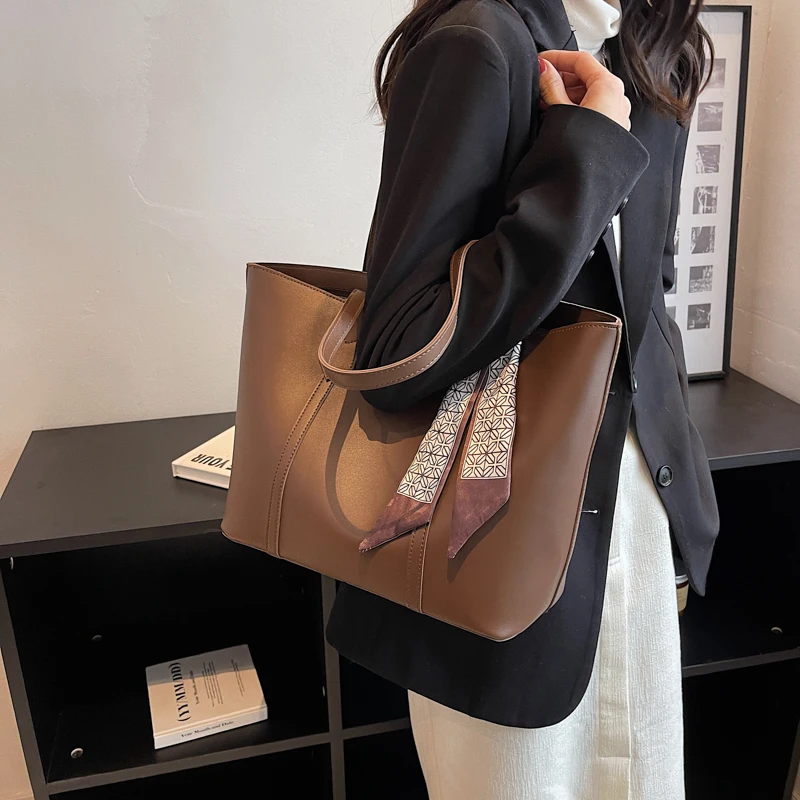 

Luxury Women Fashion High End Leather Shoulder Bag Elegant Tote Handbag Daily Commuter Crossbody