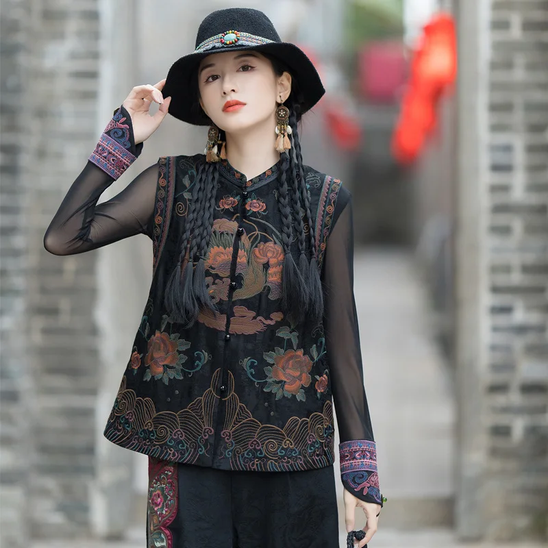 Chinese Style Vest Women Cotton Linen Embroidery Knot Buttons Sleeveless Top Ethnic Spring Waistcoat Female Vintage Elegant Vest