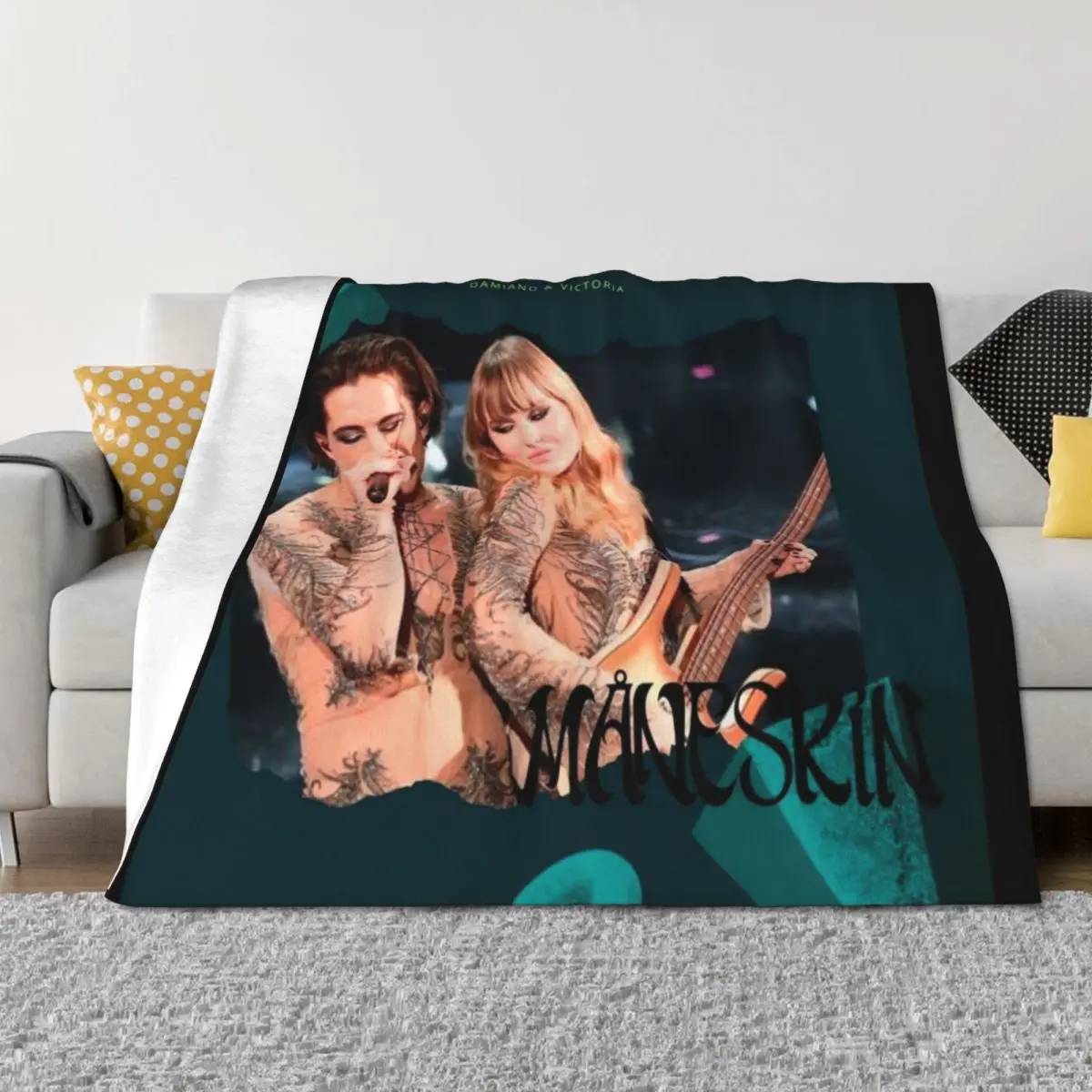 

Damiano David Maneskin & Victoria Throw Blanket Decorative Sofas Soft Nap Retros Blankets