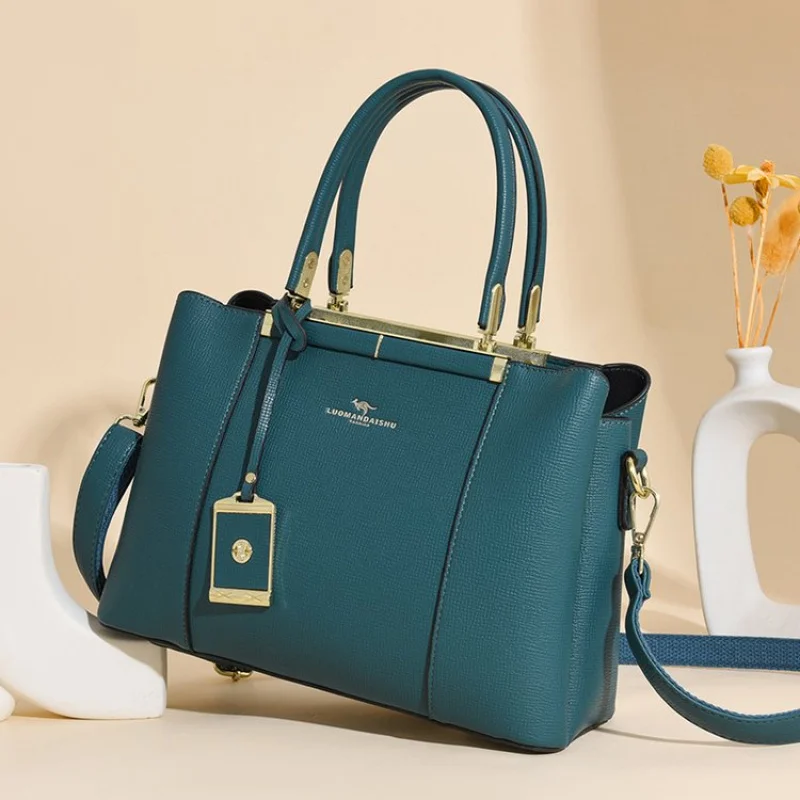 

Ladies Crossbody-Bag Made Of Fine Leather Featuring Trendy High-End Commuter Daily Style​