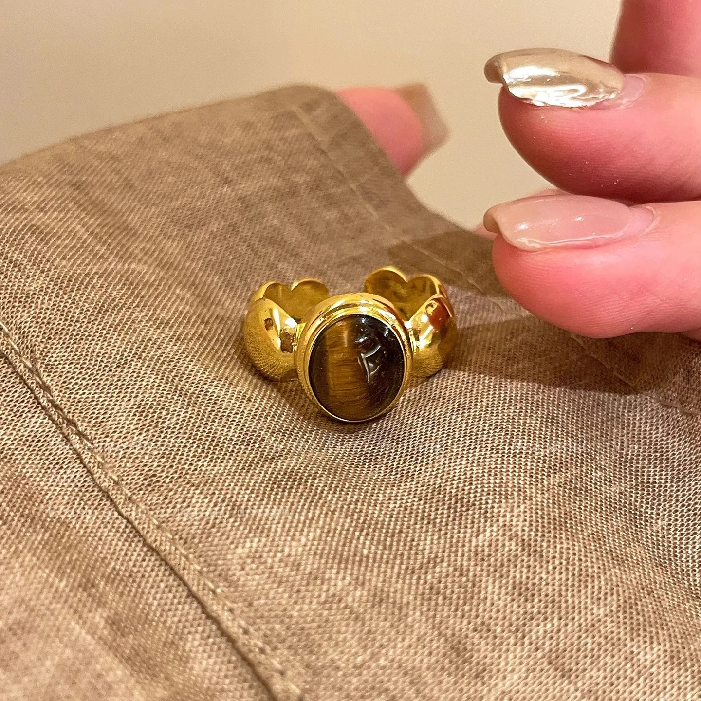 INS Style Zircon Ring, Minimalist Design, for Women Daily Commute, Simple Band Fits All Finger Sizes