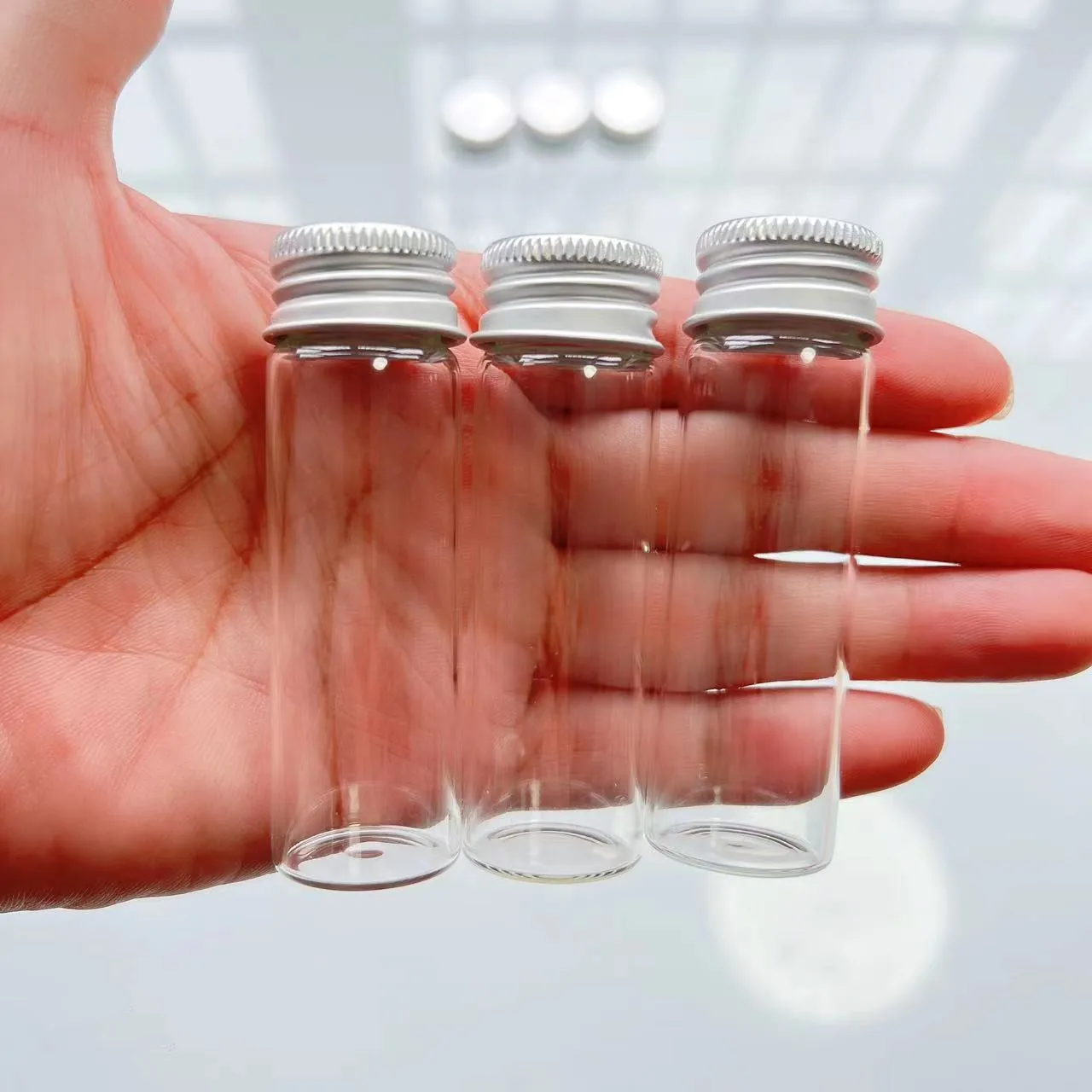 13*22*70mm 15ml Aluminium Screw Cap Glass Bottles storage bottles & jar Glass Small Jars Vials DECORATIVE Bottles