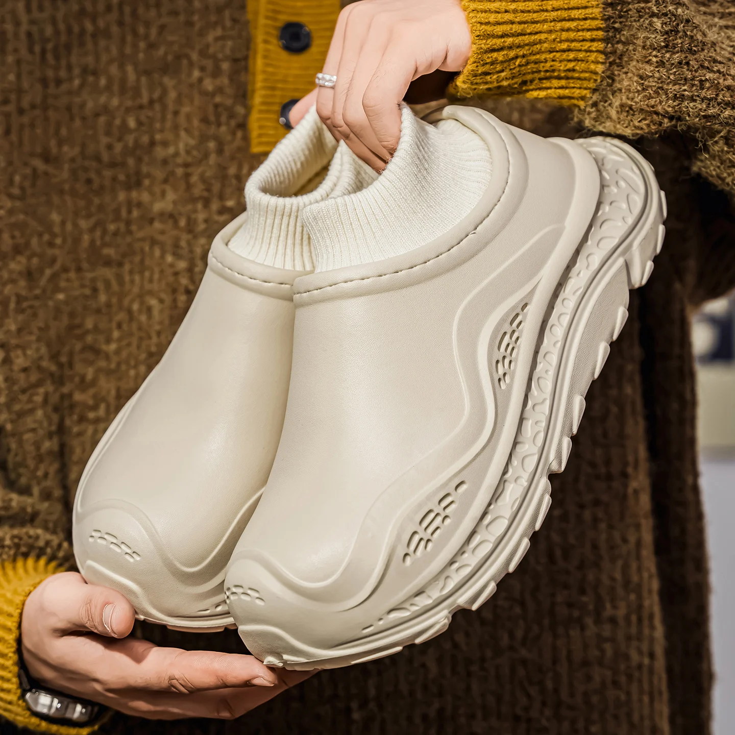 

Men's Home Clogs 2026 New Winter Garden Clog Plush Warm Lining Waterproof Woman House Warm Shoes High Quality Anti-Slip Black