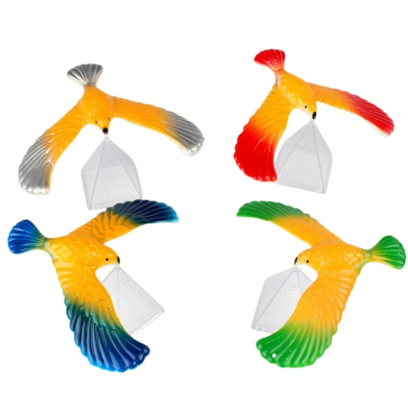 Aigle d'équilibrage avec support pyramide, oiseau magique, décor de bureau, Gadgets amusants, jouets nouveauté, cadeau pour enfants, Figurines miniatures, 3 pièces