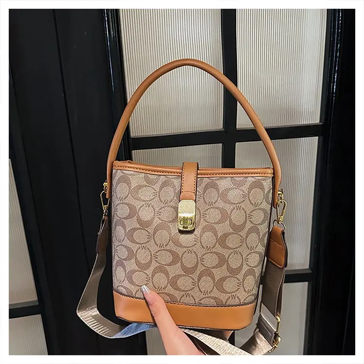 

Women's Retro Monogram Handbag 2026 New Arrival Metal Lock Elegant Shoulder Crossbody Purse
