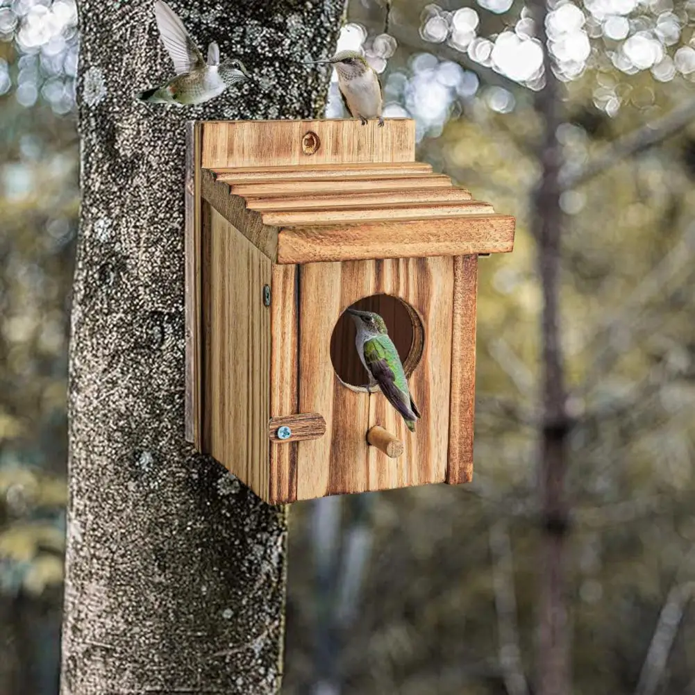 Easy to clean and fill: The front door of the wooden bird house can be opened for easy cleaning of residues.