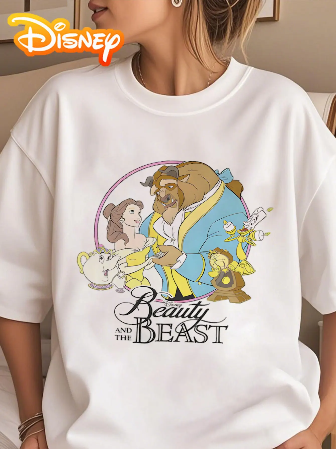 Disney Beauty and The Beast Classic Belle & Beast Castle Grafik-T-Shirt für Damen – weicher, atmungsaktiver Stoff, bequeme Passform