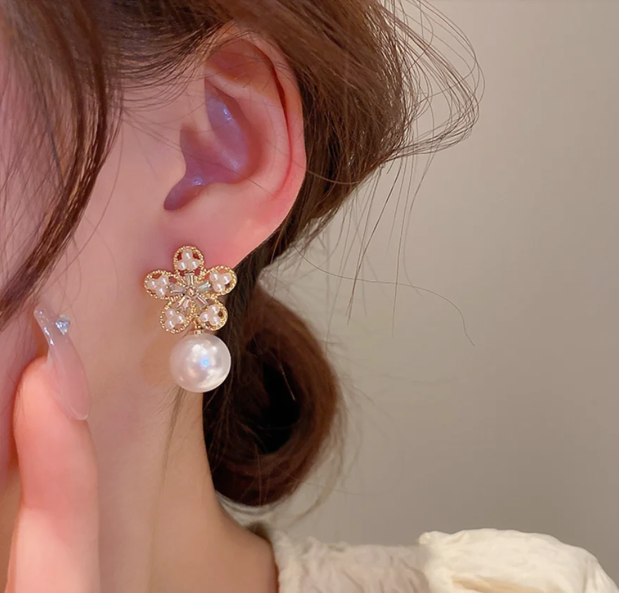2022 new trend Simple S925 silver needle Pearl Flower retro Earrings for women Fashion Jewelry