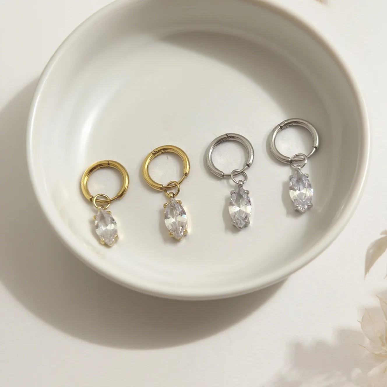 New Water Drop Diamond Inlaid Titanium Steel Hoop Earrings, Niche Exquisite Shiny Crystal Earrings