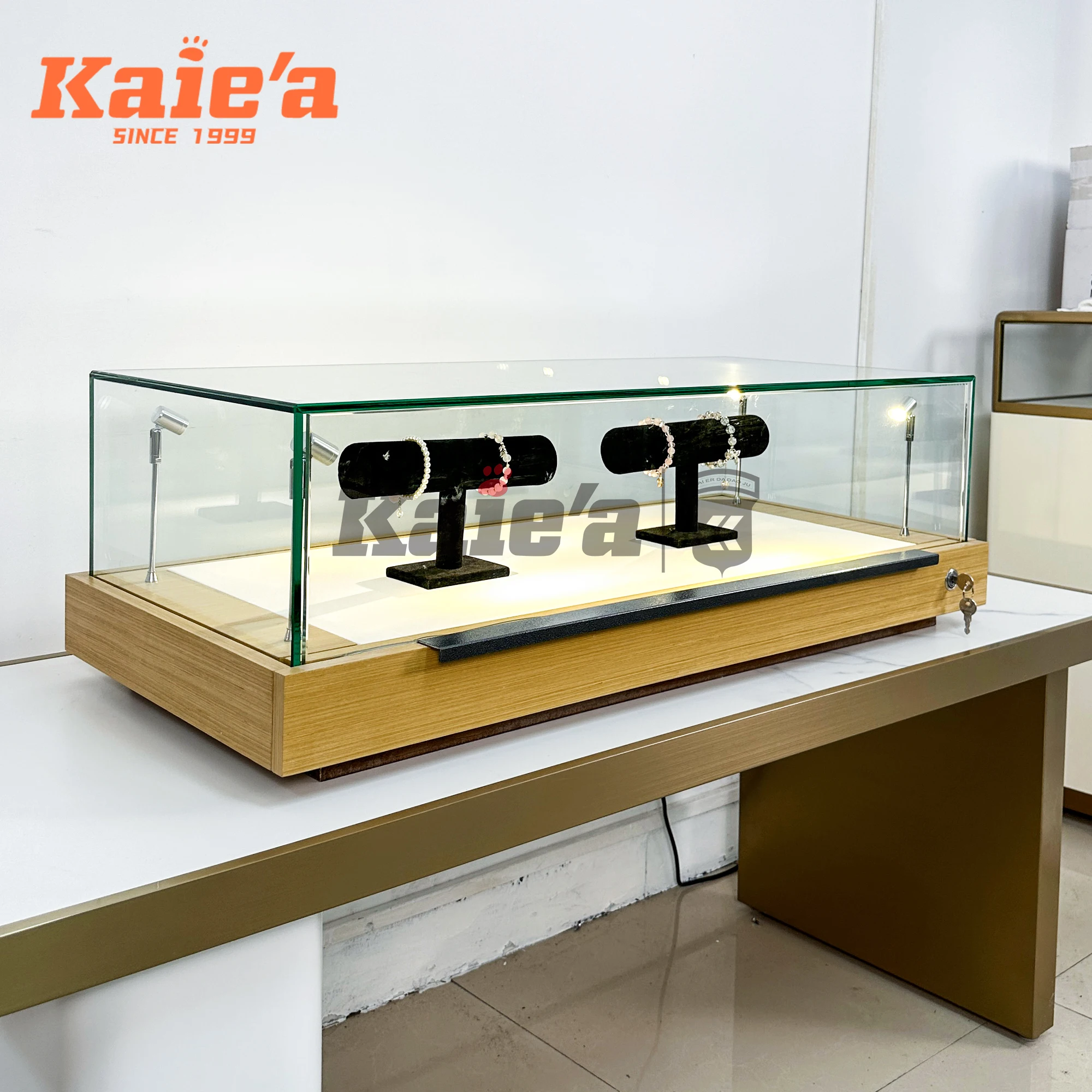 High End the Middle East Jewellery Store Design Custom Glass Display Cabinets Commercial Led Light Jewelry Shop Interior Design