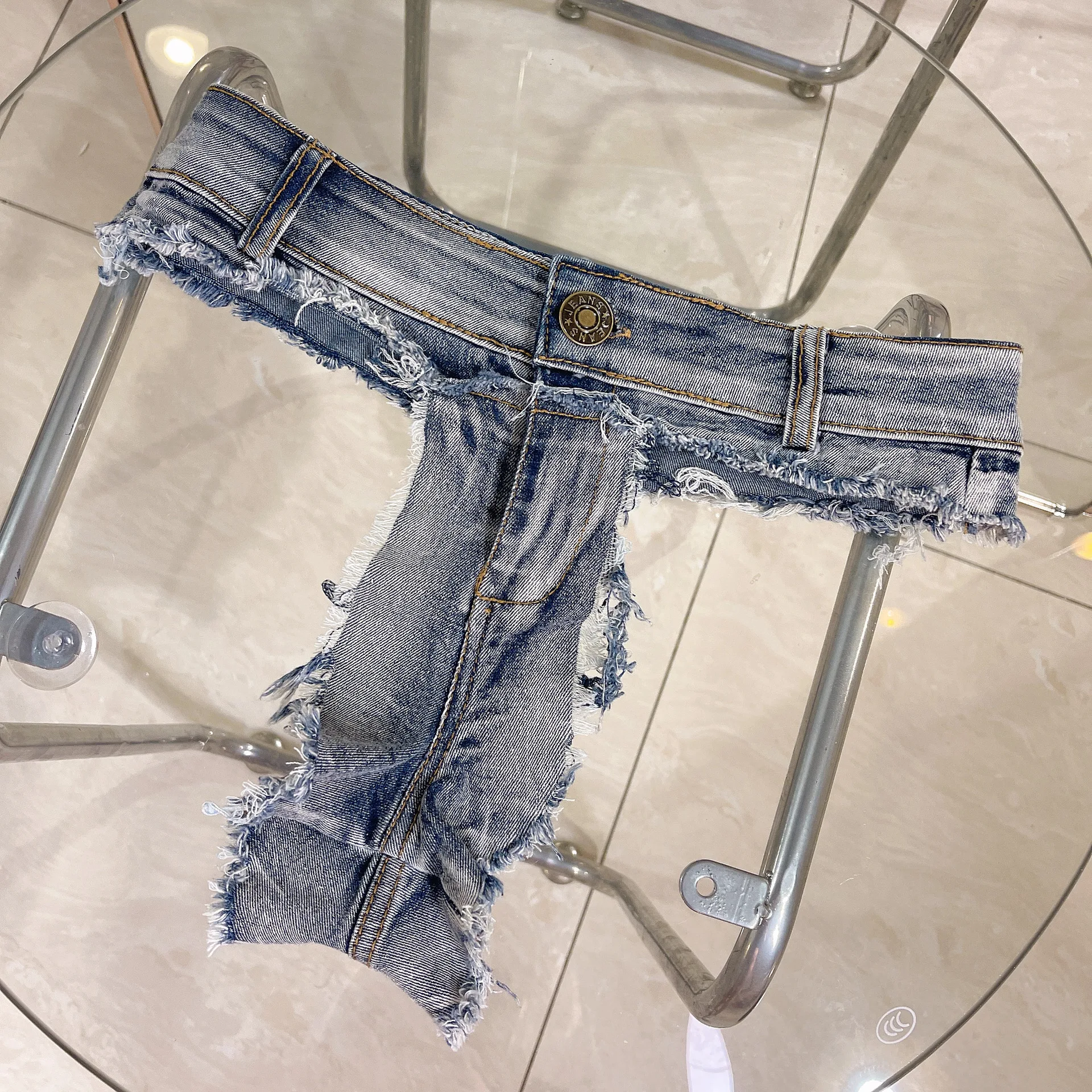 2023 New Europe and America Sexy Peach Hip High Waist Slim Hole Jeans Denim Shorts For Women