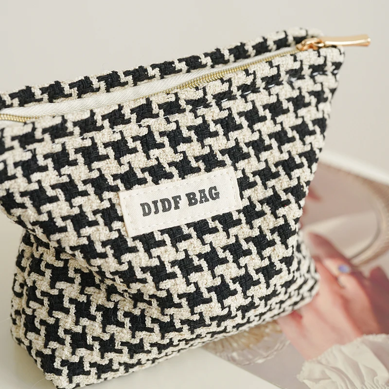 DJDF Black & White Houndstooth Women\'s Cosmetic Bag Small Soft Canvas Portable Storage Bag Portable Toiletry Bag Coin Purse Ins