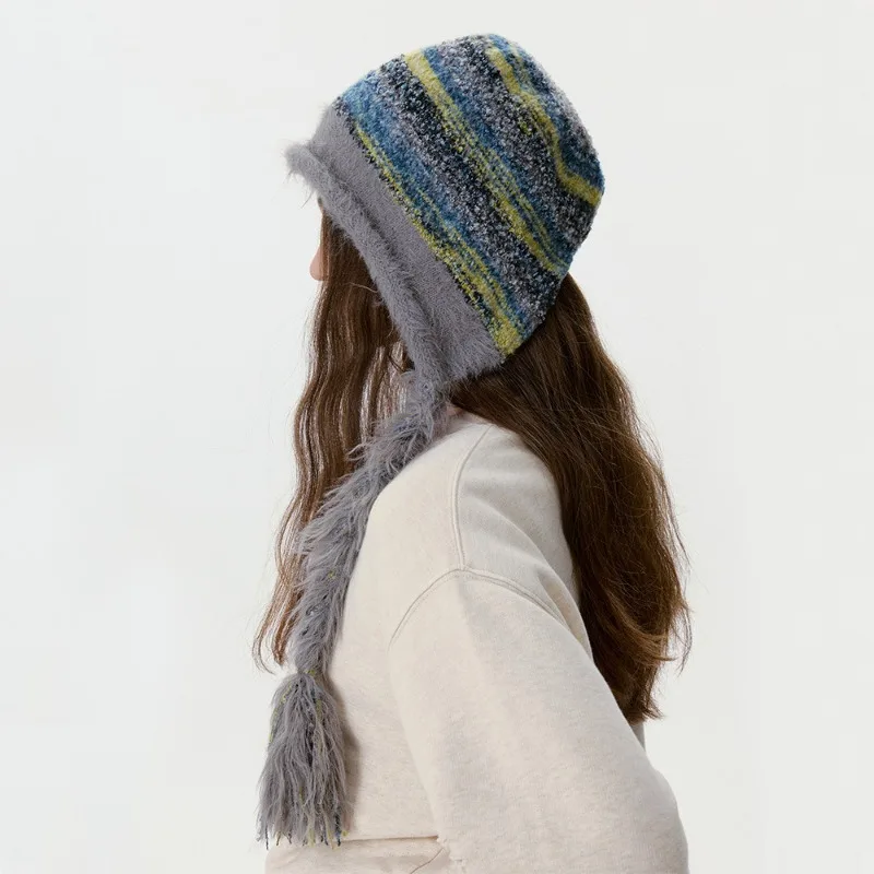Koreanische Farbblockierte Gestreifte Strickmütze für Herbst und Winter, Warm und Ohrenschützend mit Quasten-Zöpfen, Bombermützen für Damen – Detail 3