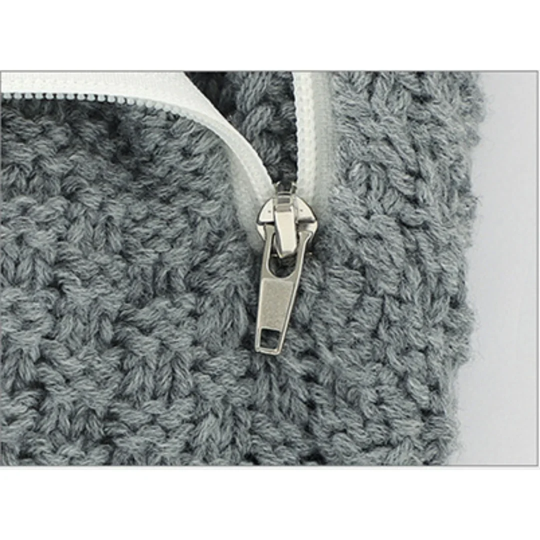 2025 신생아 여아 남아 니트 수면 가방 단색 케이블 니트 따뜻한 아기 기저귀 가방 지퍼와 폼폼이 달린 수면 포대