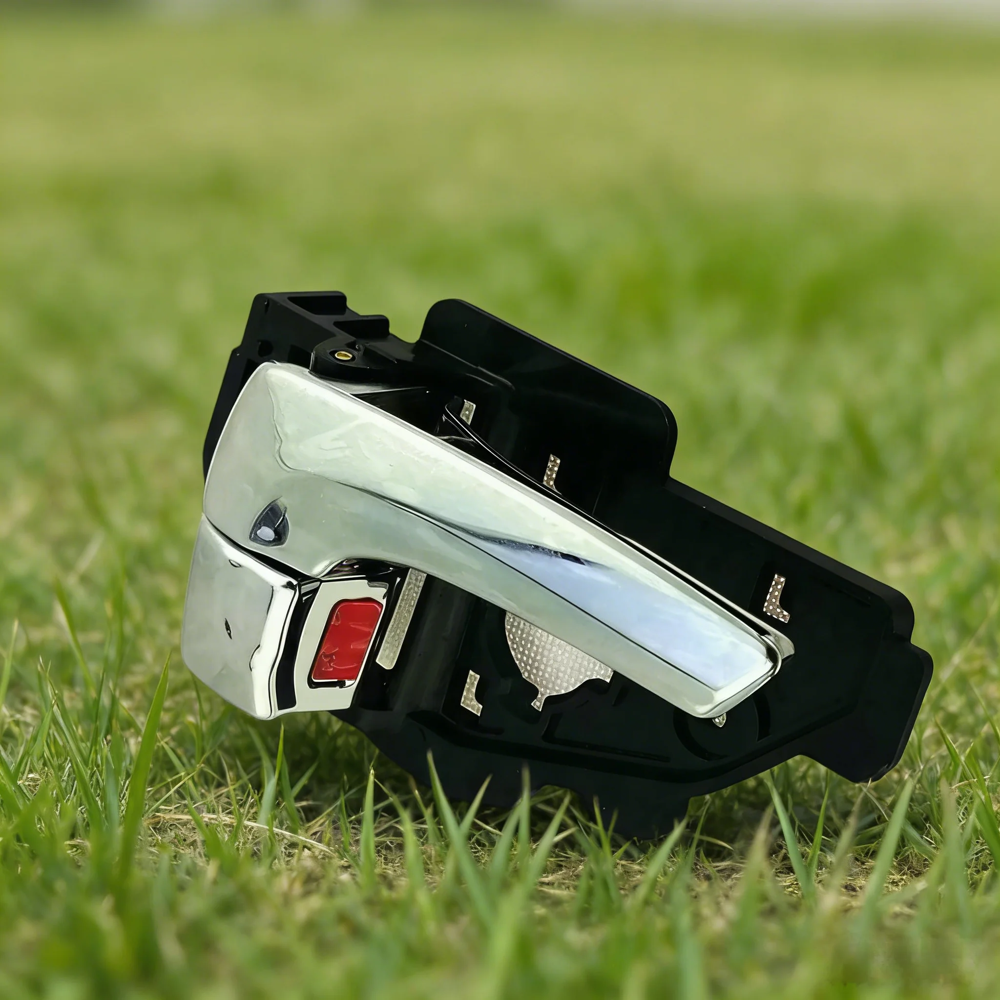 82610-2S010 82620-2S010 is suitable for Beijing Hyundai IX35 door handles and left and right electroplated inner door handles