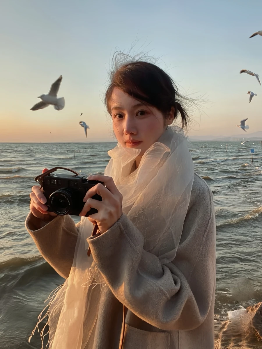 エレガントな二重層オージーシルクスカーフ女性のファッション春夏の新スタイル装飾薄型ショルダーラップスカーフ多機能ソフトで快適な