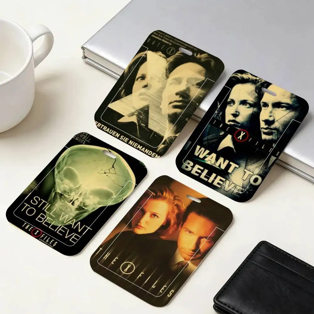 

Винтажный брелок-держатель для ID-карты/пропуска/ключа с тематикой фильма «Файлы» и подвеской на шею, для рабочих удостоверений