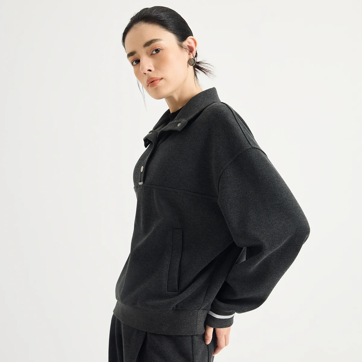 KT7623969 Women's Funnel Collar Snap Button Pullover Sweatshirt Lurex Chain Trim Contrast Ribbed Cuff Oversized Casual Autumn