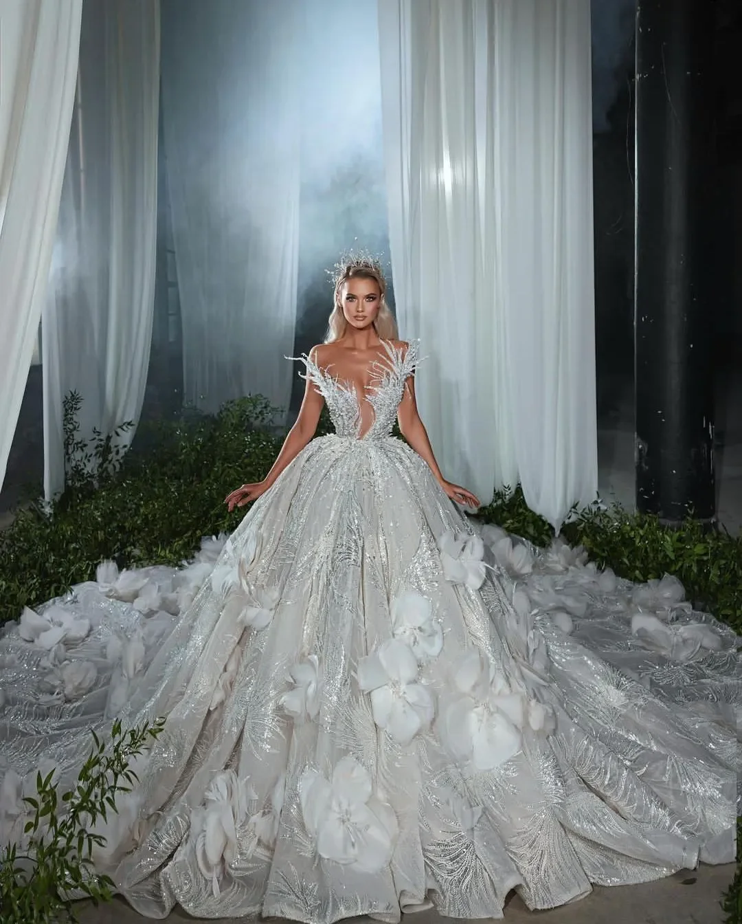 

Стильное бальное платье Свадебные платья Сексуальные свадебные платья с глубоким v-образным вырезом Блестящие бусины и блестки Аппликации Кружева Плюс Размер Платье по индивидуальному заказу