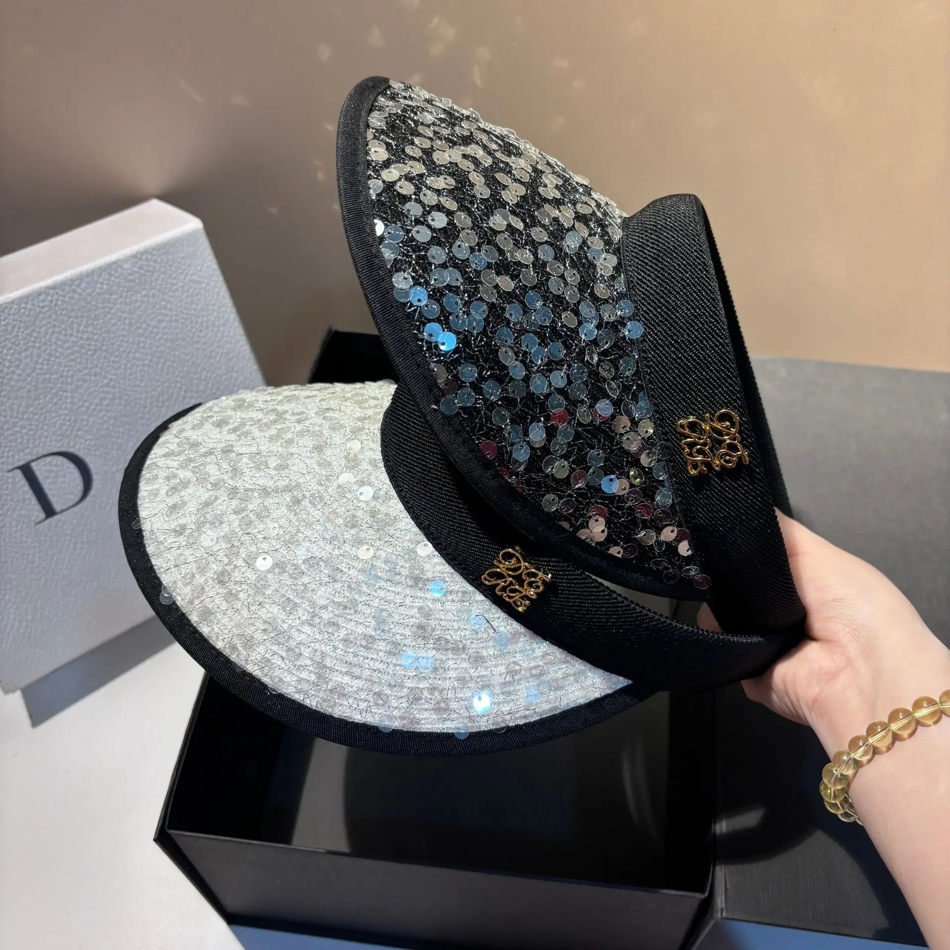 

2025 Summer New! Women's Light Luxury Sequined Mesh Empty Top Sun Hat - Ideal for Seaside Vacation & Outdoor Sunshade