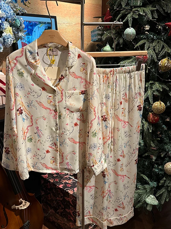 Mistty Graffiti Wonderland Long Sleeve Long Pants Sleepwear Home Clothes Fashionable Design Outwear Suitable for All Seasons
