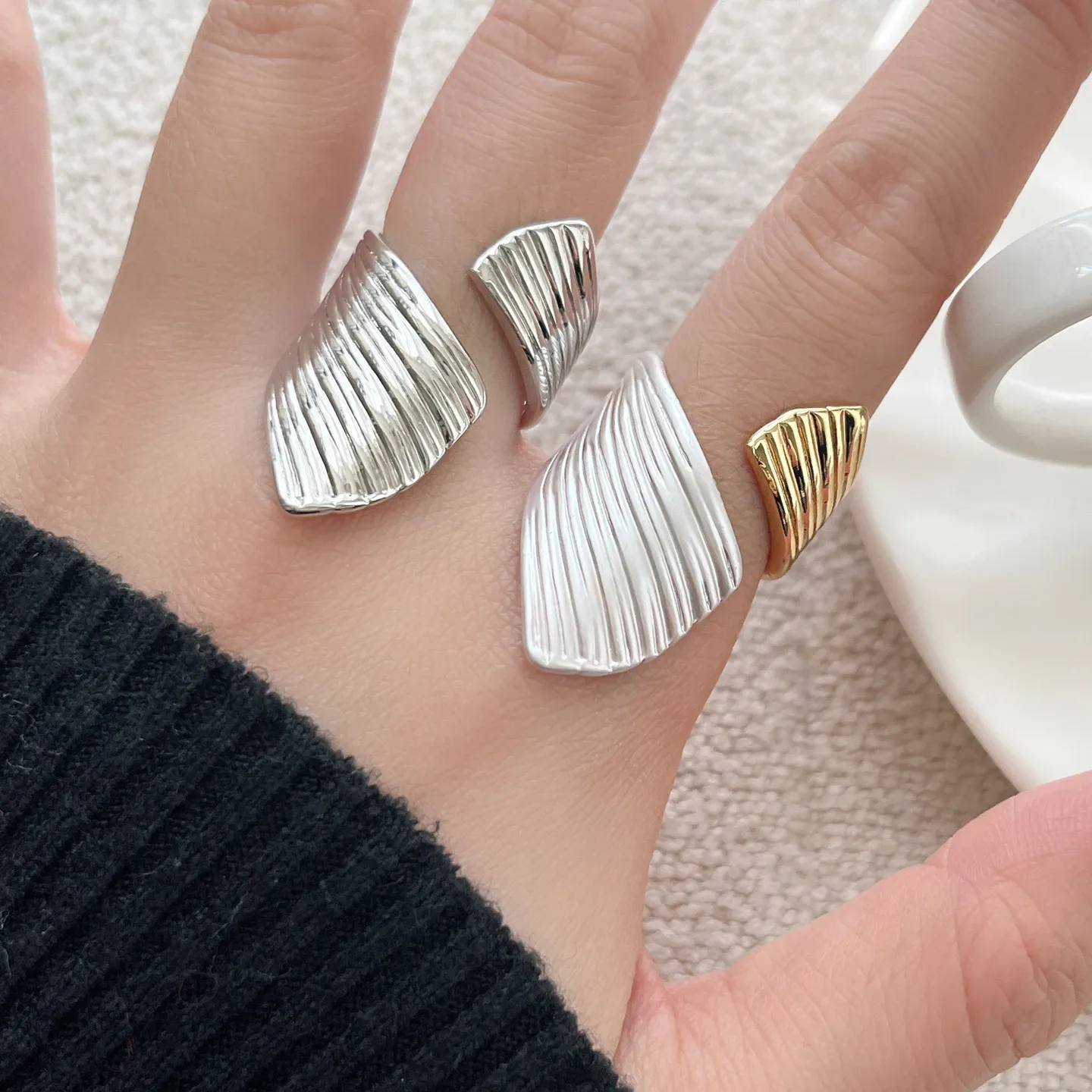 Geometric Curved Fan Open Ring for Women Metal Gold Silver Two Tone Minimal Statement Ring Ladies Casual Office Accessory