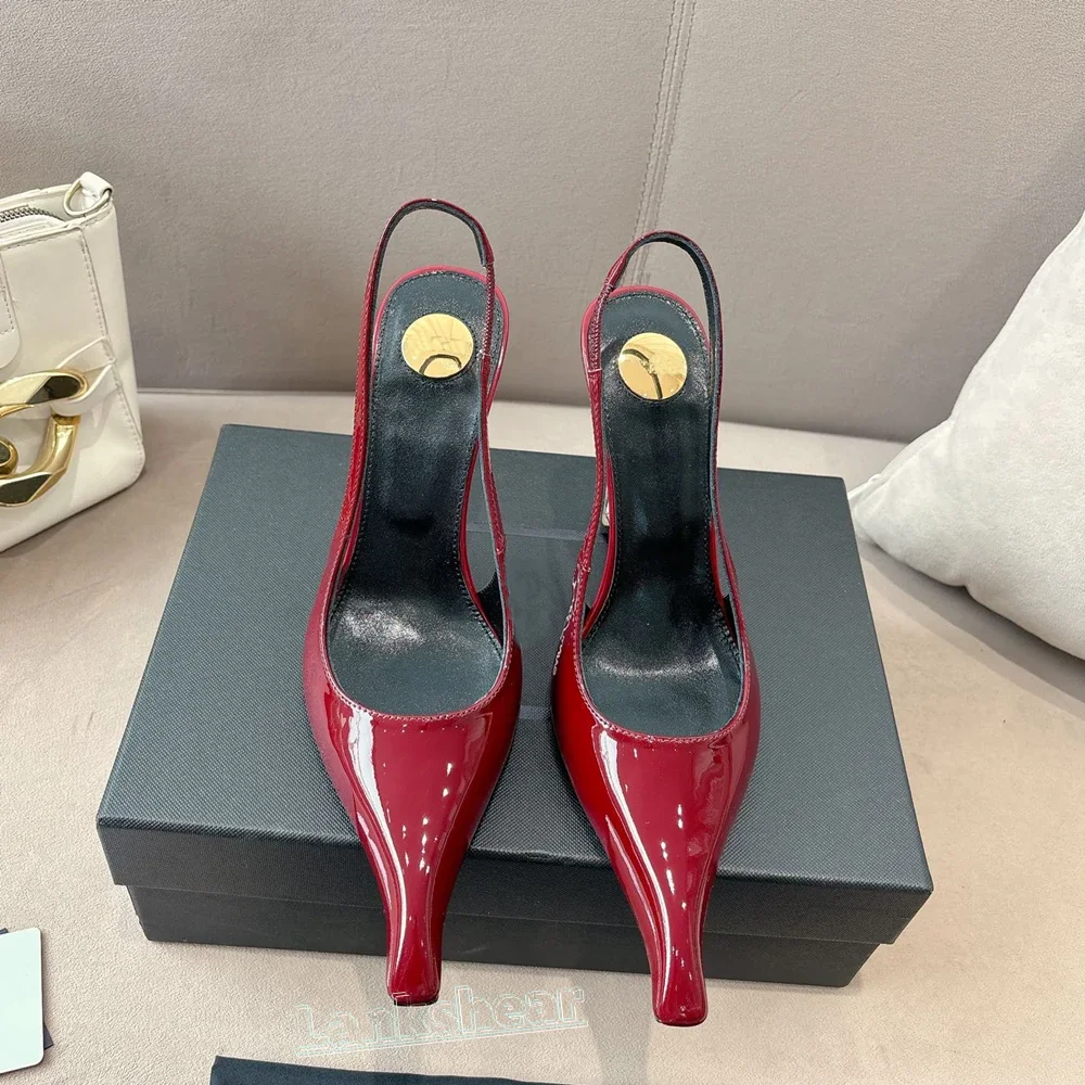 شفافة أسافين أشار تو النساء الصنادل الكاحل حزام مشبك عالية الكعب مثير جلدية الصلبة أحذية Slingback 2025 الوافدين الجدد