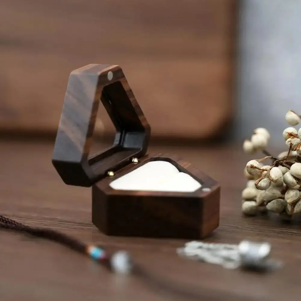 

Luxury Wooden Wedding Ring Box Single Slot Velvet Finish Jewelry Storage Box Triangle Shape Gift Box Gift