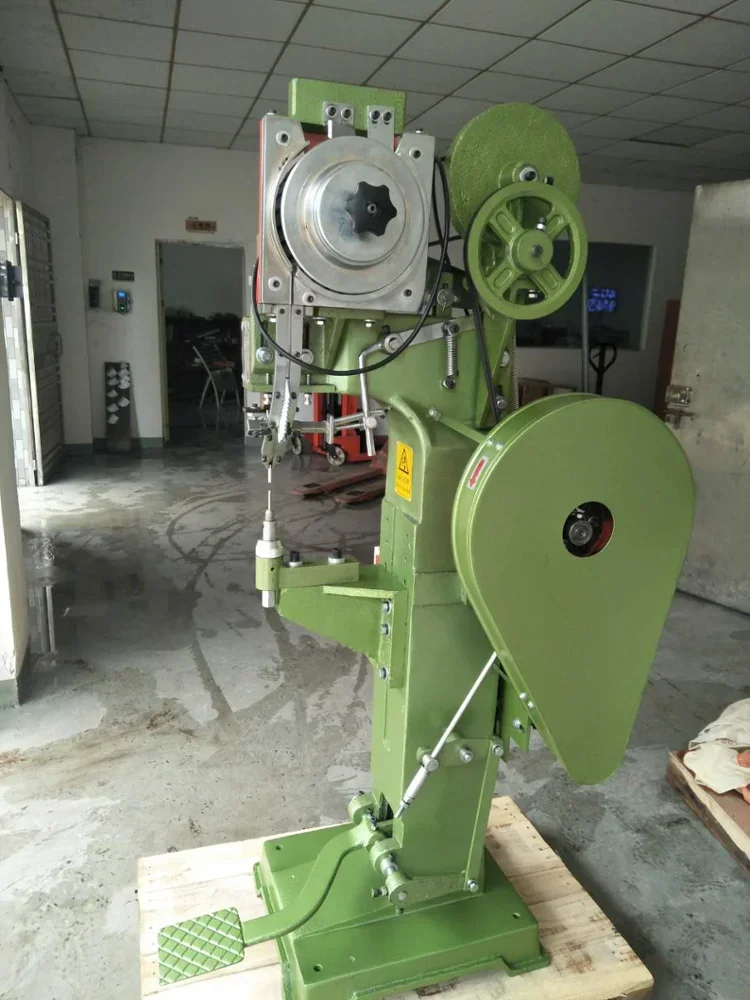 New Riveting Machine for Baby Prams and Folding Chairs at Competitive Price
