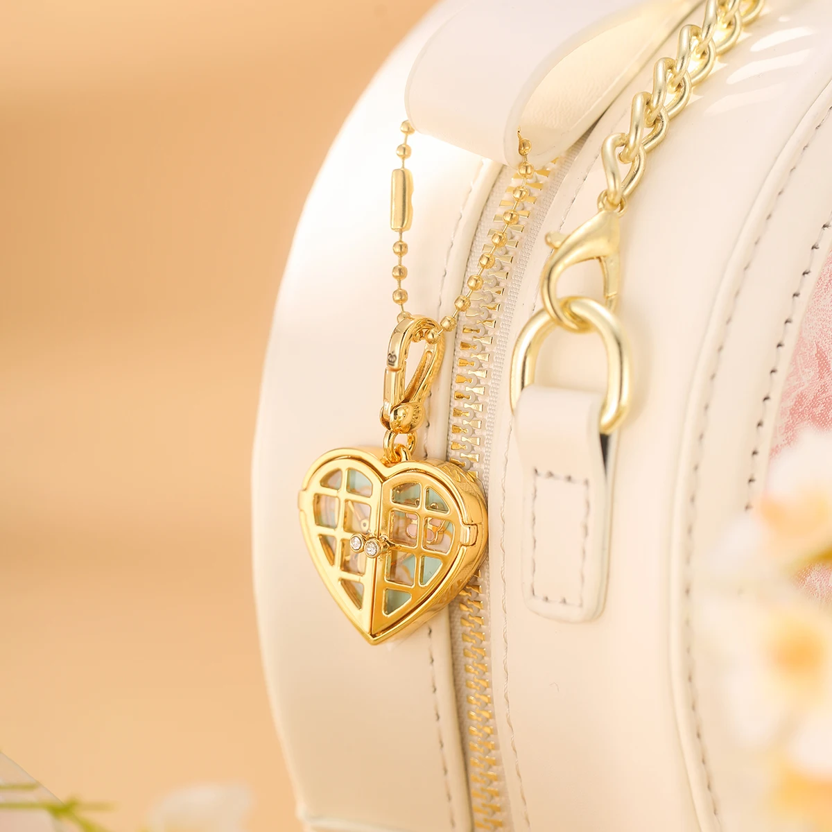 1Pc Trend Luxury Openable Butterfly Heart Pendant Necklace for Women Sweet Elegant Party Jewelry Keychain Pendant Halloween Gift