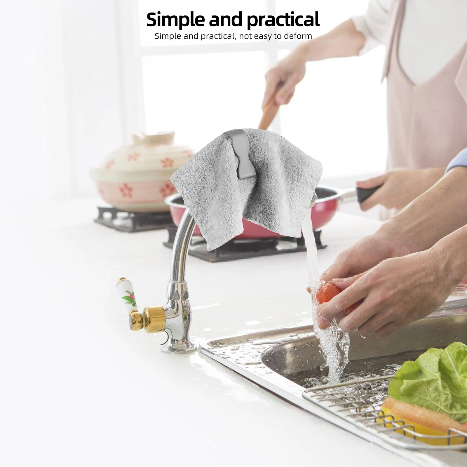 

4pcs Quilt Clip Resistant Small Light Weight Towel Holder Bathroom Hook Laundry Clothes Drying Clamp Utility