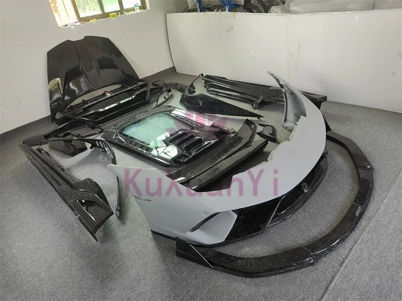 Upgraded to P-style forged carbon fiber front and rear bumpers side skirts engine hood for Lamborghini LP610 580 body kit