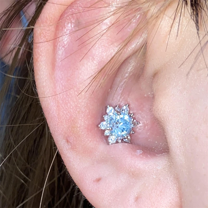 1PCS Snowflake Zircon Stainless Steel Ear Bone Nail Shiny Full of Rhinestone Screws Earrings Cochlea Piercing Body Jewelry