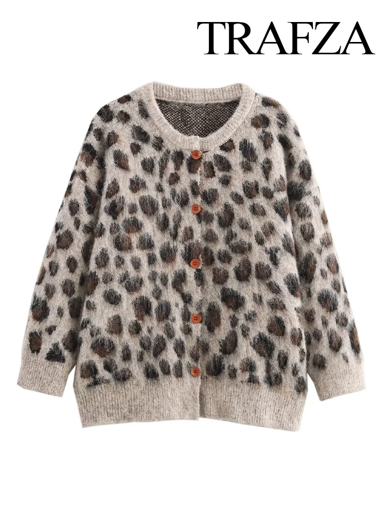 TRAFZA Autumn Women Fashionable Round Neck Single-breasted Buttoned Long Sleeve Knitted Top Female Leopard Print Cardigan Jacket