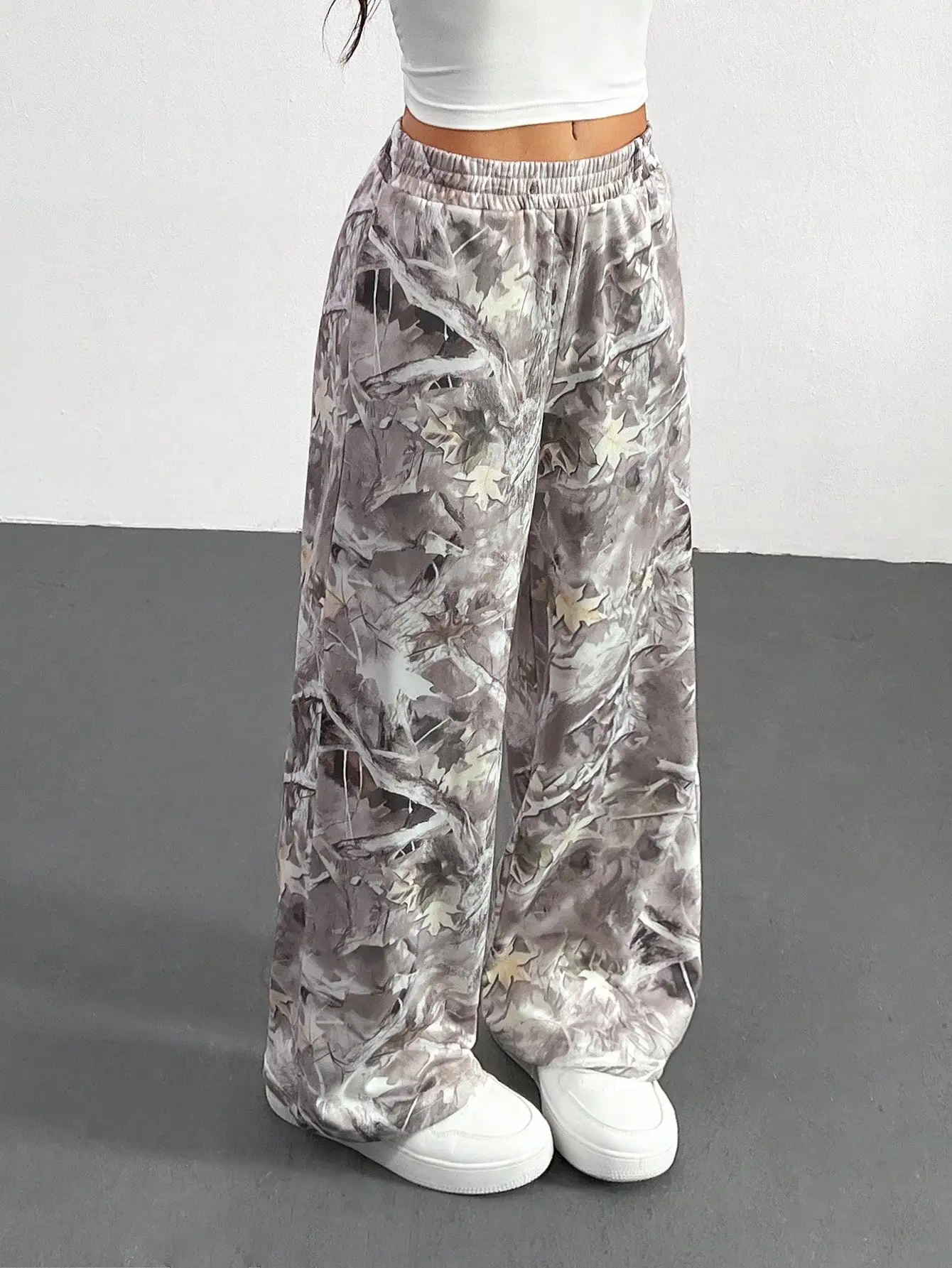 

Женские спортивные штаны больших размеров с принтом ветвей для летнего повседневного образа