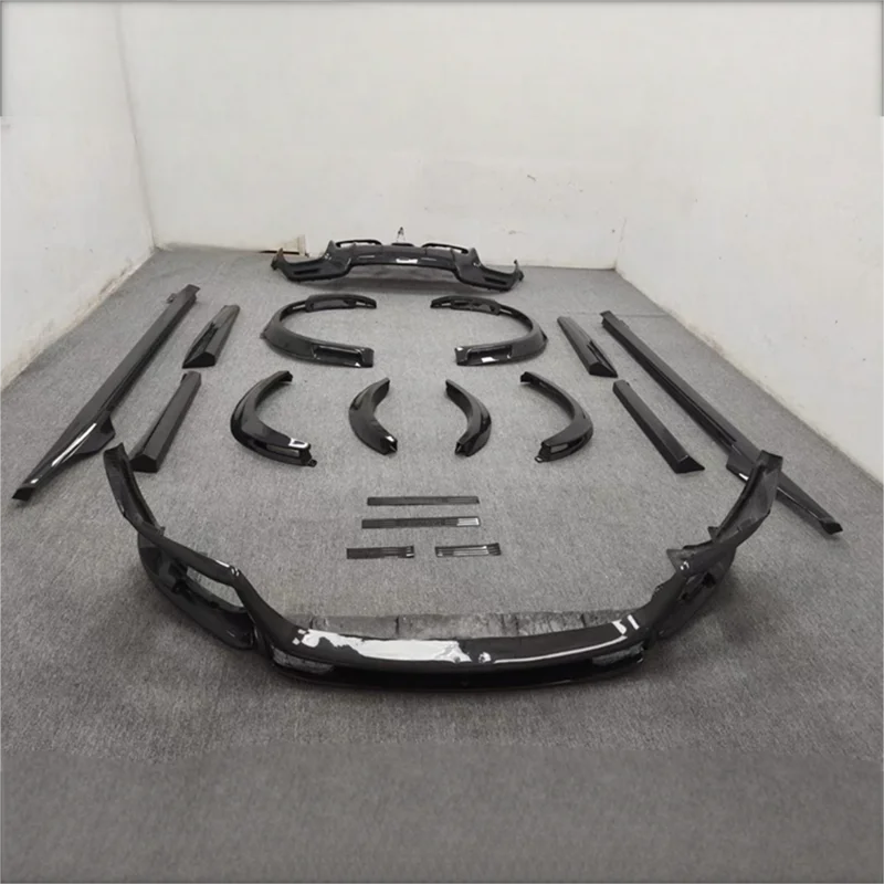 Per Ferrari Purosangue Reai Paraurti in fibra di carbonio Labbro anteriore Labbro posteriore Minigonne laterali Kit spoiler profilo pneumatico