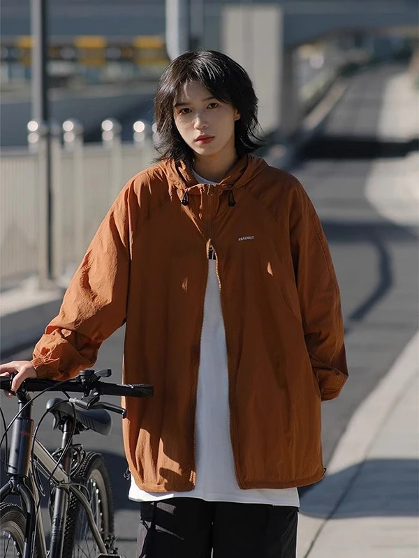 

Retro Large Size 300 Pou Women's Outdoor Loose Jaet with Hood UV Protection Breathable Couples Polyester Nylon Cosite...