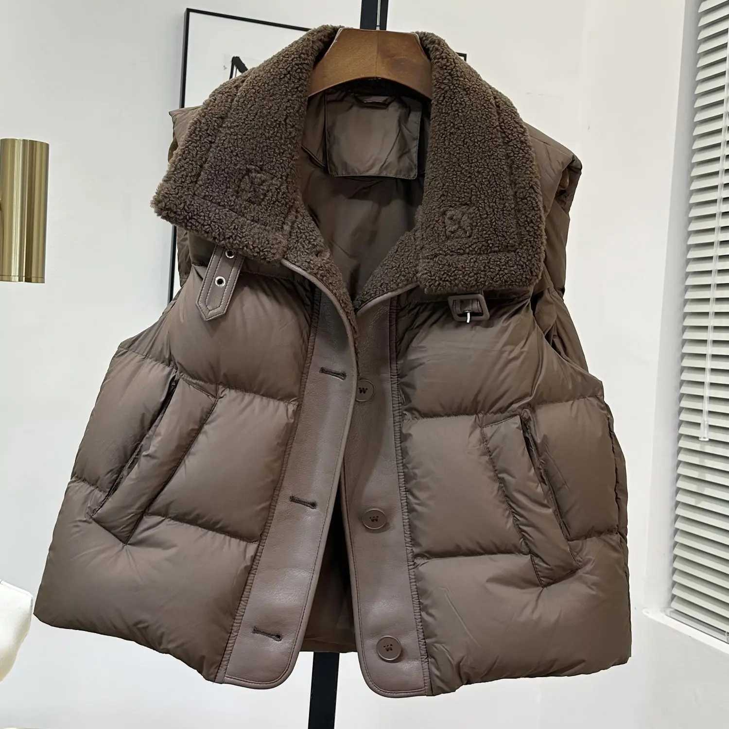 Neue Ärmellose Mantel Weibliche Herbst Winter 2026 Mode Baumwolle gefütterte Weste Jacke frauen Lamm Revers Kurze Weste Outwear flut